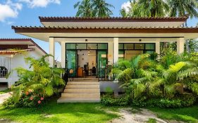 Tropicana House - Double King Bed - 2Mn Zenbeach - Garden View
